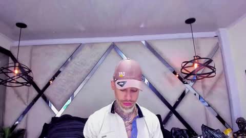 Snapshot of vinzenzrizzo chatting on January 16, 2026, 4:16 am ---Vinzen--- online show from January 16, 2026, 4:16 am