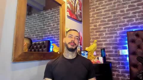 Snapshot of vinzenzrizzo chatting on February 4, 2026, 4:29 am ---Vinzen--- online show from February 4, 2026, 4:29 am