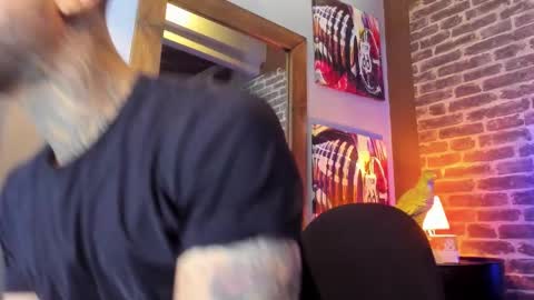 Snapshot of vinzenzrizzo chatting on February 21, 2026, 10:33 pm ---Vinzen--- online show from February 21, 2026, 10:33 pm