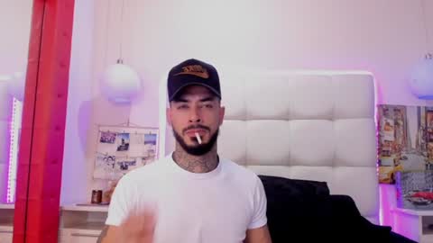 Snapshot of vinzenzrizzo chatting on July 10, 2026, 1:25 pm ---Vinzen--- online show from July 10, 2026, 1:25 pm
