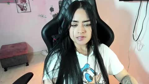 Daniela online show from October 19, 2025, 7:53 am