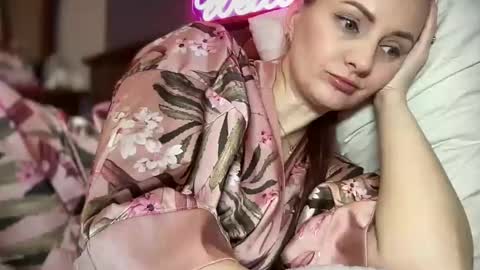 Snapshot of viola_1 chatting on February 17, 2025, 4:04 pm Funny girl online show from February 17, 2025, 4:04 pm