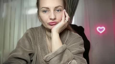 Snapshot of viola_1 chatting on February 18, 2025, 10:49 am Funny girl online show from February 18, 2025, 10:49 am