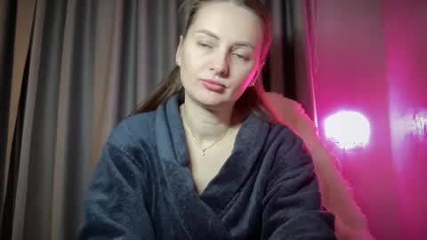 Snapshot of viola_1 chatting on October 23, 2025, 1:05 am Funny girl online show from October 23, 2025, 1:05 am