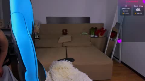 Snapshot of viola__shy chatting on February 11, 2026, 8:58 pm Viola online show from February 11, 2026, 8:58 pm