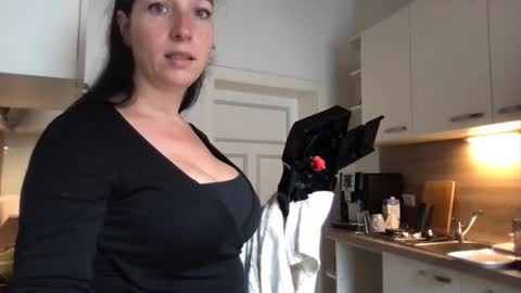 Snapshot of viola_beck chatting on September 15, 2025, 7:52 am Vio online show from September 15, 2025, 7:52 am