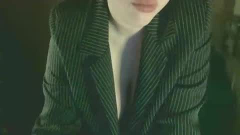 Snapshot of viola_bunny chatting on January 23, 2025, 7:18 pm Viola Bunny online show from January 23, 2025, 7:18 pm