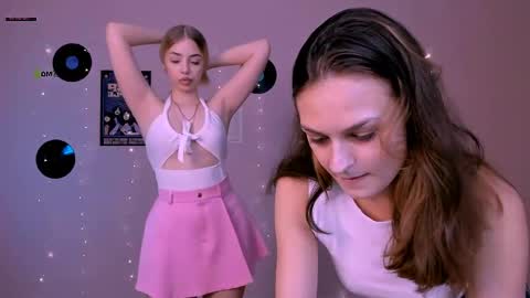 Snapshot of viola_sweet_ chatting on May 20, 2026, 9:26 am viola_sweet_ online show from May 20, 2026, 9:26 am