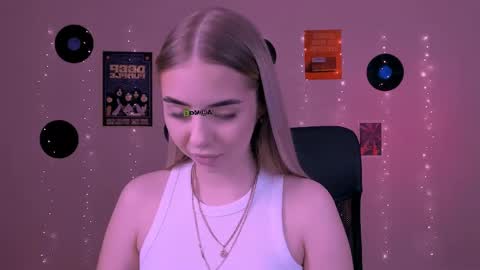 Snapshot of viola_sweet_ chatting on May 29, 2026, 8:45 am viola_sweet_ online show from May 29, 2026, 8:45 am