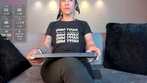 Snapshot of violeet_scott chatting on December 23, 2024, 10:53 am Violett Everyday From 0530 to 1430 Col Time online show from December 23, 2024, 10:53 am