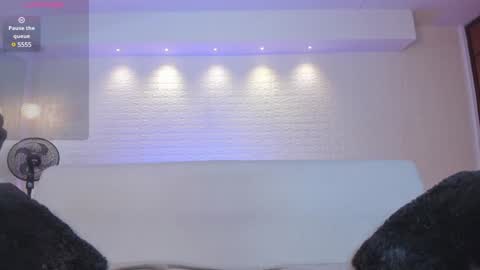 Snapshot of violeet_scott chatting on December 28, 2024, 10:47 am Violett Everyday From 0530 to 1430 Col Time online show from December 28, 2024, 10:47 am
