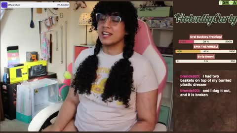 Snapshot of violentlycurly chatting on February 28, 2025, 11:12 pm Curly the Coin Operated Toy online show from February 28, 2025, 11:12 pm