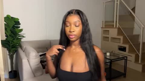 Snapshot of violet6xft chatting on October 3, 2025, 4:09 am Fantasy Black Girl online show from October 3, 2025, 4:09 am