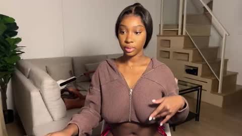 Snapshot of violet6xft chatting on October 4, 2025, 4:10 am Fantasy Black Girl online show from October 4, 2025, 4:10 am