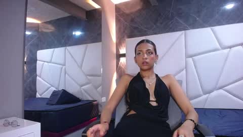 Snapshot of violet_angel13 chatting on May 25, 2026, 3:40 pm Violet online show from May 25, 2026, 3:40 pm