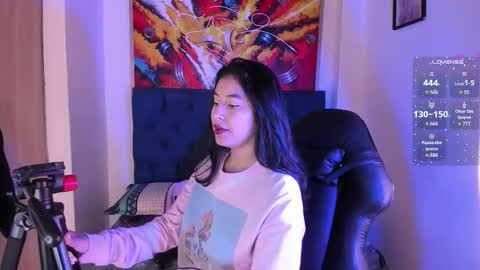 Snapshot of violet_blaze chatting on December 19, 2025, 10:22 am online show from December 19, 2025, 10:22 am