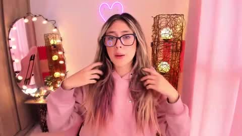 violet online show from January 9, 2025, 7:40 pm