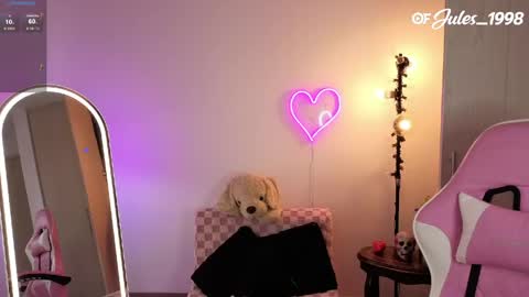 Snapshot of violet_ch chatting on May 19, 2026, 7:09 pm violet online show from May 19, 2026, 7:09 pm