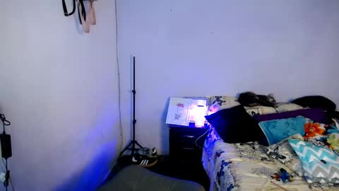 Snapshot of violet_hyuga chatting on February 20, 2025, 4:28 am violet_hyuga online show from February 20, 2025, 4:28 am