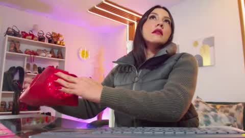 Snapshot of violet_lii chatting on February 4, 2026, 11:20 pm Violet Lii online show from February 4, 2026, 11:20 pm