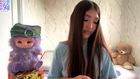 Snapshot of violet_mur chatting on May 27, 2026, 8:00 am Violet online show from May 27, 2026, 8:00 am