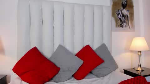 Snapshot of violet_queen2 chatting on February 18, 2026, 6:59 pm Mary online show from February 18, 2026, 6:59 pm