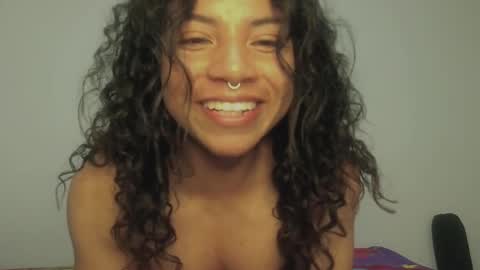 Violet online show from February 19, 2025, 9:25 pm