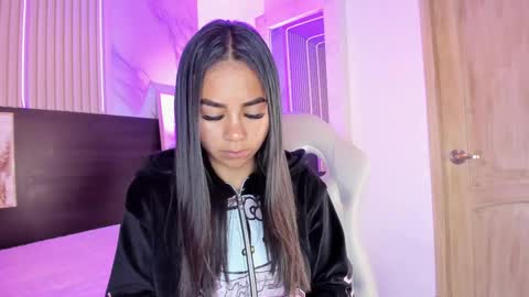 Snapshot of violet_spencer chatting on February 20, 2025, 11:32 pm Violeta online show from February 20, 2025, 11:32 pm