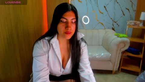 Snapshot of violet_tf chatting on May 31, 2026, 1:07 pm Violet online show from May 31, 2026, 1:07 pm