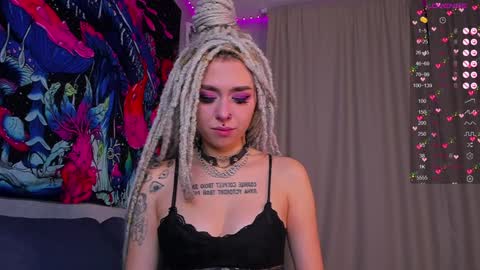 Snapshot of violet_walker7 chatting on December 3, 2024, 3:55 pm Violet online show from December 3, 2024, 3:55 pm