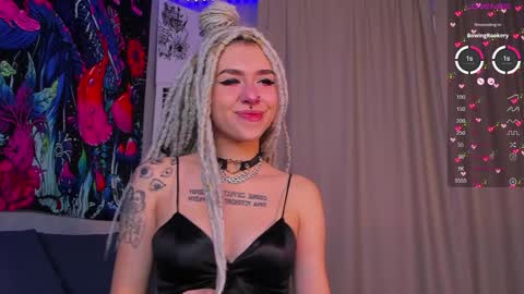 Snapshot of violet_walker7 chatting on December 8, 2024, 9:35 am Violet online show from December 8, 2024, 9:35 am