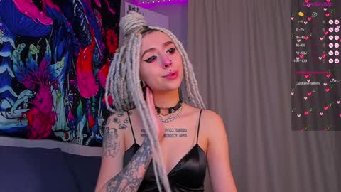 Snapshot of violet_walker7 chatting on January 3, 2025, 6:01 am Violet online show from January 3, 2025, 6:01 am