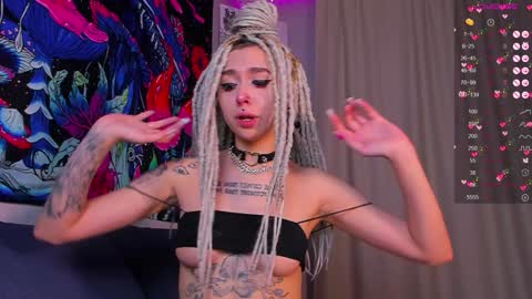 Snapshot of violet_walker7 chatting on January 5, 2025, 2:08 pm Violet online show from January 5, 2025, 2:08 pm