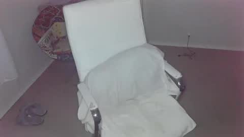 violet_winter97 online show from January 8, 2025, 4:23 am