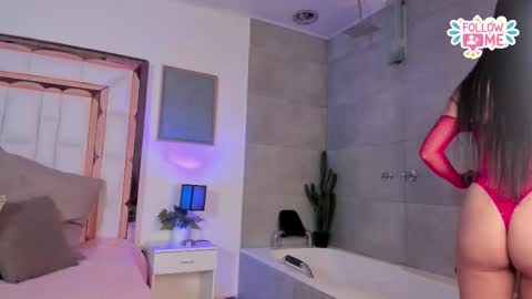 Snapshot of violeta_dh chatting on November 25, 2025, 12:05 pm Violeta online show from November 25, 2025, 12:05 pm