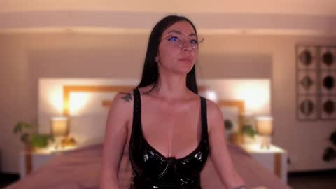 Violeta  online show from April 6, 2026, 11:33 am