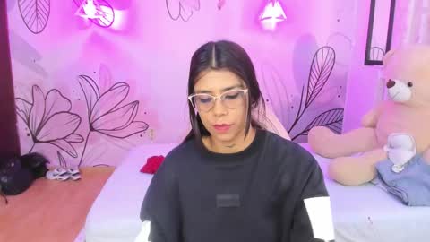 Snapshot of violeta_in chatting on October 18, 2025, 12:28 pm Violeta online show from October 18, 2025, 12:28 pm
