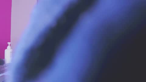 violeta london online show from November 15, 2025, 11:51 am