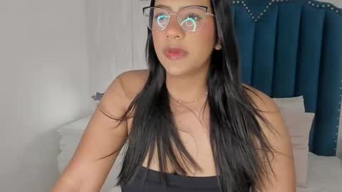 Snapshot of violeta_midnigth chatting on December 15, 2025, 3:33 am Violeta online show from December 15, 2025, 3:33 am