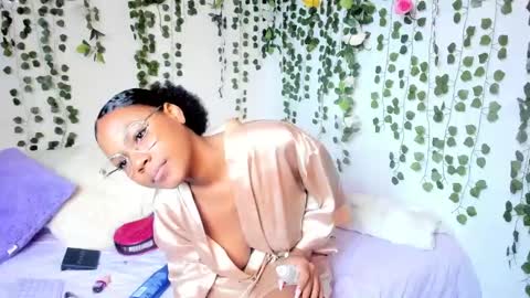 Violeta online show from February 5, 2025, 2:37 pm