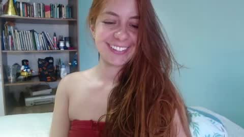 Violeta Peter online show from May 17, 2026, 9:44 pm