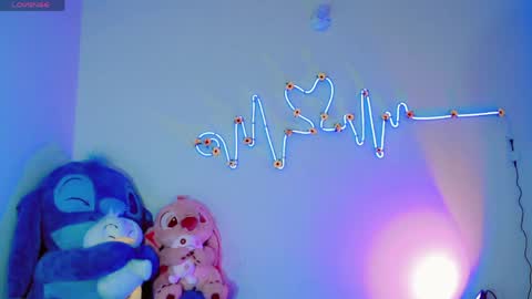 violeta_r_01 online show from June 9, 2026, 5:30 am