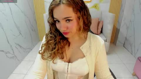 Snapshot of violeta_sub chatting on June 8, 2026, 1:11 pm IG violeta sub online show from June 8, 2026, 1:11 pm