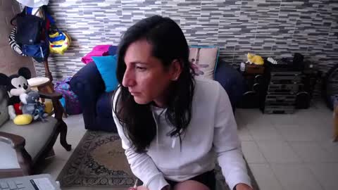 Snapshot of violetagomez_co chatting on April 25, 2026, 6:05 pm Violeta Gmez online show from April 25, 2026, 6:05 pm