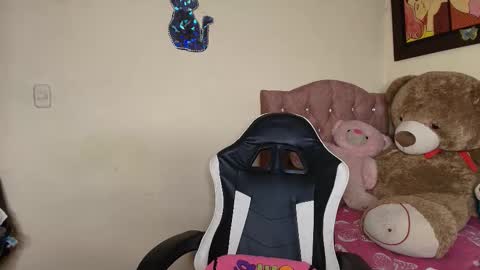 Snapshot of violetalee chatting on December 1, 2025, 8:03 pm Jimena online show from December 1, 2025, 8:03 pm