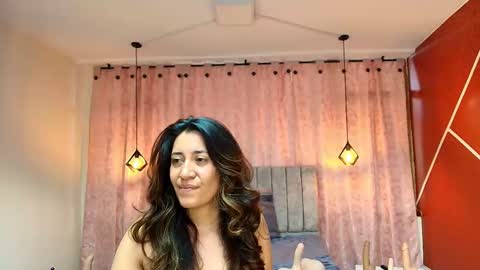 VIOLETA online show from October 9, 2025, 1:31 pm