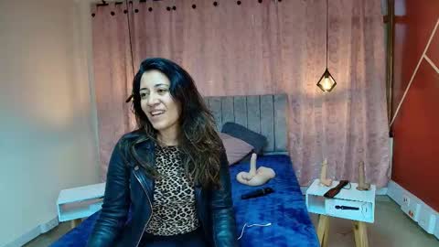 VIOLETA online show from October 20, 2025, 2:39 pm