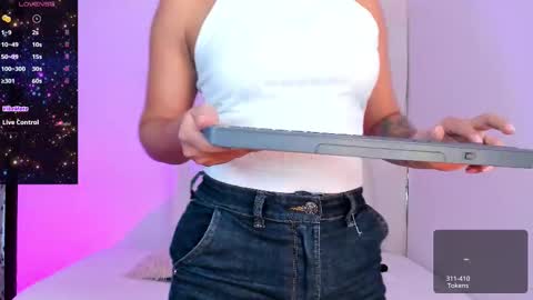 Violeta online show from February 15, 2025, 6:33 pm