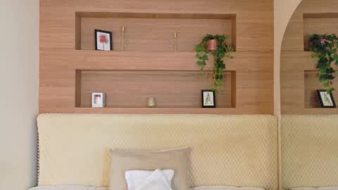 Snapshot of violetbloomm chatting on February 25, 2026, 11:53 am Violet online show from February 25, 2026, 11:53 am