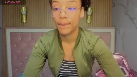 violeth_b online show from January 10, 2026, 12:51 pm